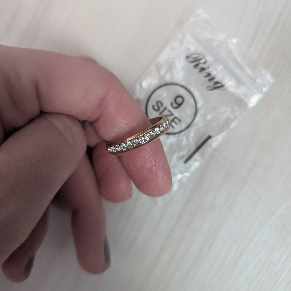 Elegant Gold and Silver Women's Ring